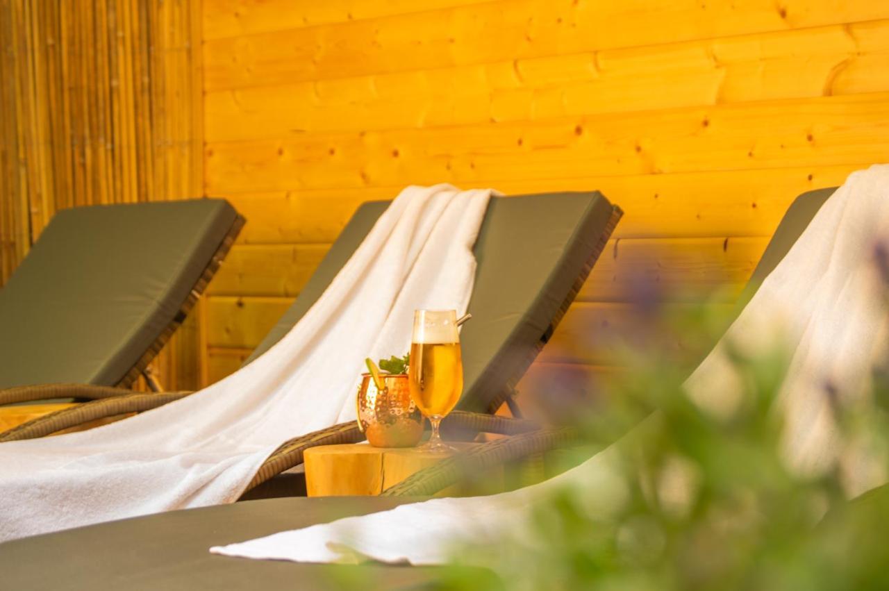 Wellnessoase Mitten In Der Wasserfallstadt Triberg Триберг Экстерьер фото