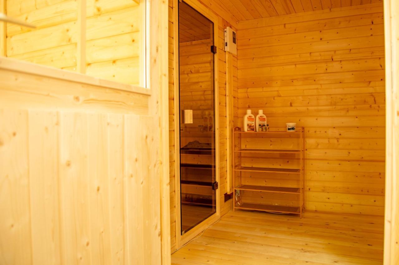 Wellnessoase Mitten In Der Wasserfallstadt Triberg Триберг Экстерьер фото