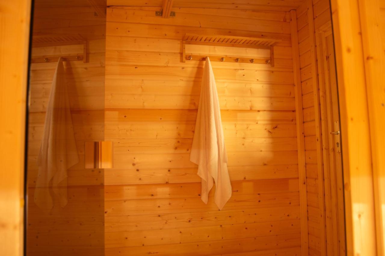 Wellnessoase Mitten In Der Wasserfallstadt Triberg Триберг Экстерьер фото